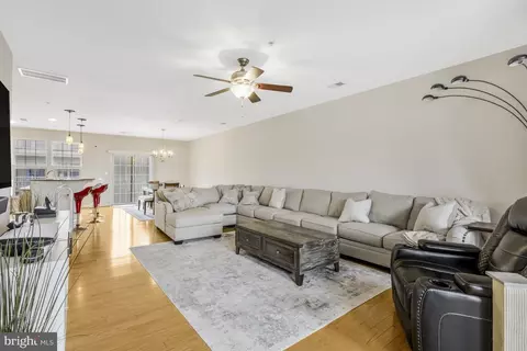 Living - 7939 Crescent Park Dr, Gainesville, VA 20155 photo 2 of 2
