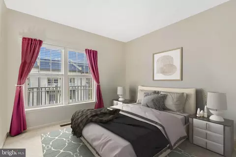 Bedroom - 7939 Crescent Park Dr, Gainesville, VA 20155 photo 5 of 6
