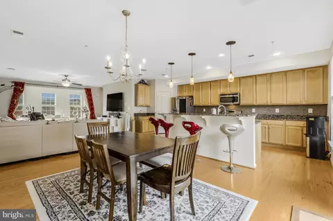 Dining - 7939 Crescent Park Dr, Gainesville, VA 20155 photo 2 of 2