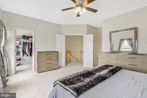 Bedroom - 7939 Crescent Park Dr, Gainesville, VA 20155 photo 2 of 6
