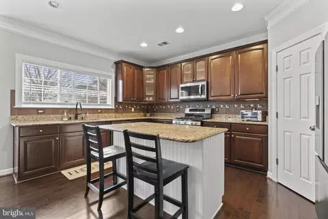 Kitchen - 18534 Quantico Gateway Dr, Triangle, VA 22172 photo 2 of 3