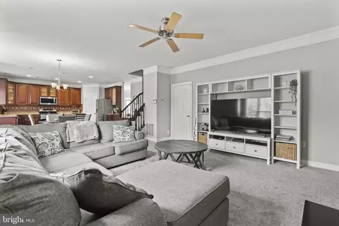 Living - 18534 Quantico Gateway Dr, Triangle, VA 22172 photo 3 of 5