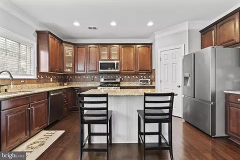 Kitchen - 18534 Quantico Gateway Dr, Triangle, VA 22172 photo 3 of 3