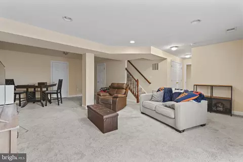 Living - 18534 Quantico Gateway Dr, Triangle, VA 22172 photo 5 of 5
