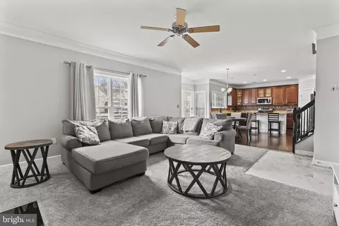 Living - 18534 Quantico Gateway Dr, Triangle, VA 22172 photo 2 of 5