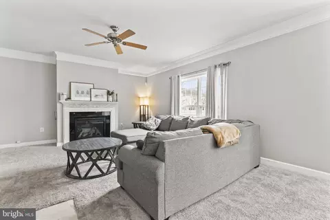 Living - 18534 Quantico Gateway Dr, Triangle, VA 22172 photo 4 of 5