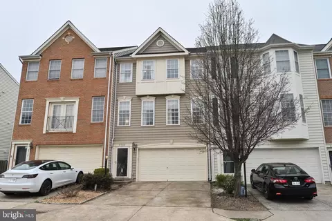 8708 Phipps Farm Way, Manassas, VA 20109