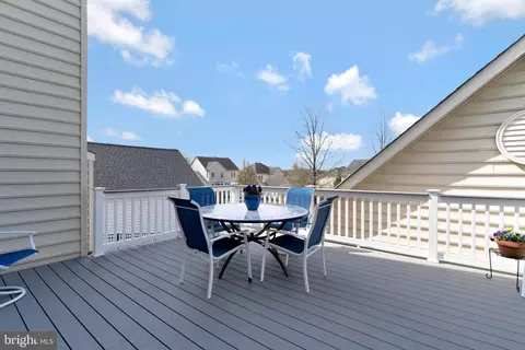 Exterior - 14041 Clatterbuck Loop, Gainesville, VA 20155 photo 6 of 10