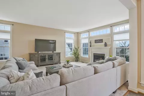 Living - 14041 Clatterbuck Loop, Gainesville, VA 20155 photo 6 of 8