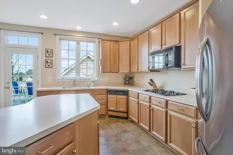 Kitchen - 14041 Clatterbuck Loop, Gainesville, VA 20155 photo 5 of 10