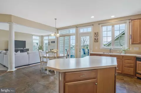 Kitchen - 14041 Clatterbuck Loop, Gainesville, VA 20155 photo 6 of 10
