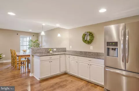 Kitchen - 14041 Clatterbuck Loop, Gainesville, VA 20155 photo 8 of 10