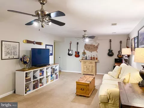 Living - 8769 Tomislav St, Manassas, VA 20110 photo 4 of 4