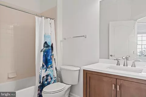 Bath - 11768 Robert E Lee Dr, Bristow, VA 20136 photo 8 of 8