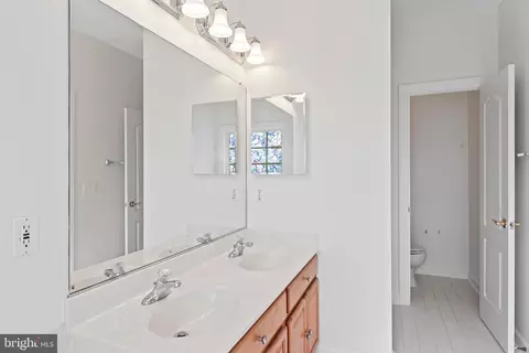 Bath - 11768 Robert E Lee Dr, Bristow, VA 20136 photo 6 of 8