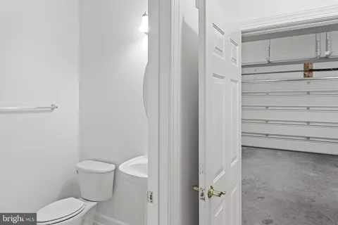 Bath - 11768 Robert E Lee Dr, Bristow, VA 20136 photo 3 of 8