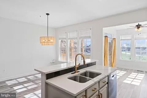 Kitchen - 11768 Robert E Lee Dr, Bristow, VA 20136 photo 7 of 9