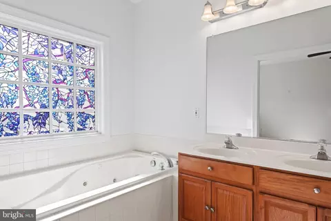 Bath - 11768 Robert E Lee Dr, Bristow, VA 20136 photo 5 of 8