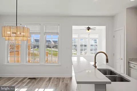Kitchen - 11768 Robert E Lee Dr, Bristow, VA 20136 photo 8 of 9