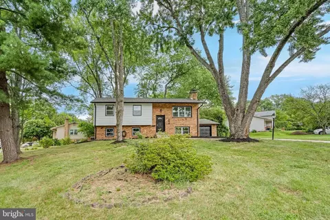 9882 Mcgill Ct, Manassas, VA 20109