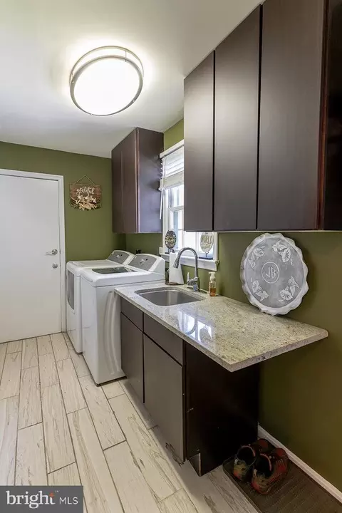 3237 Riverview Dr, Triangle, VA 22172 photo 8