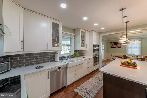 3237 Riverview Dr, Triangle, VA 22172 photo 9