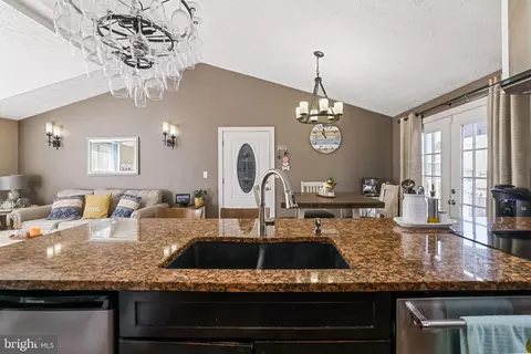 9856 Nimitz Ct, Manassas, VA 20109 photo 19