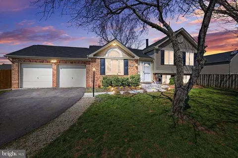 9856 Nimitz Ct, Manassas, VA 20109