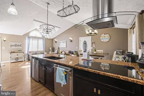 9856 Nimitz Ct, Manassas, VA 20109 photo 18