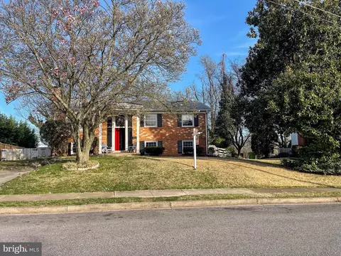14209 Essex Dr, Woodbridge, VA 22191