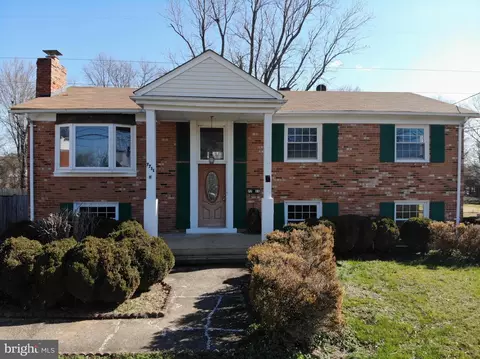 7711 Woodstock St, Manassas, VA 20109