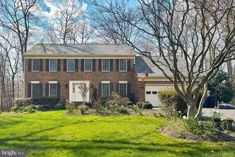 12466 Cavalier Dr, Woodbridge, VA 22192