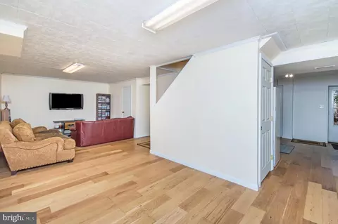 Living - 7303 Mariposa, Manassas, VA 20112 photo 4 of 4
