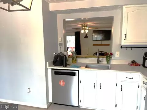 15069 Mill Spring Dr, Dumfries, VA 22025 photo 4