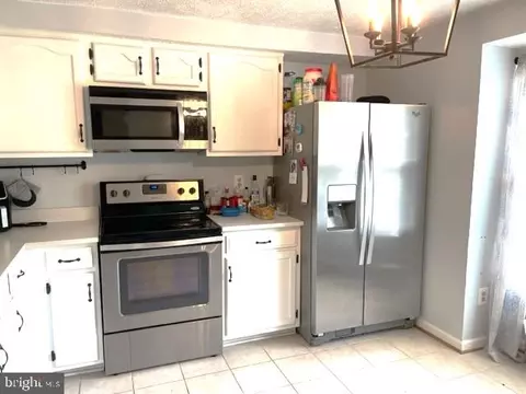 15069 Mill Spring Dr, Dumfries, VA 22025 photo 3