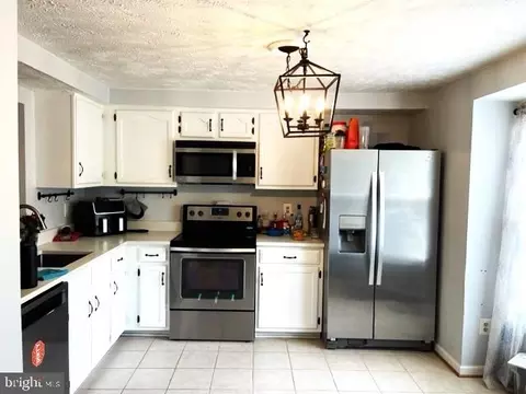 15069 Mill Spring Dr, Dumfries, VA 22025 photo 2