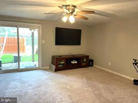 15069 Mill Spring Dr, Dumfries, VA 22025 photo 10