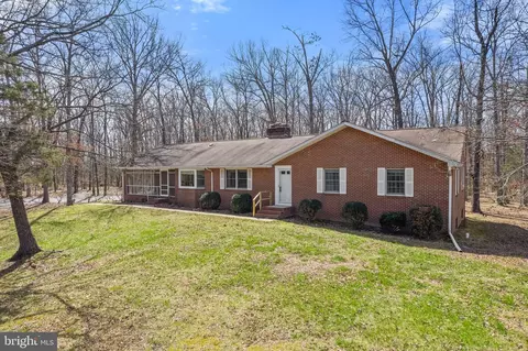 13604 Aden Rd, Nokesville, VA 20181