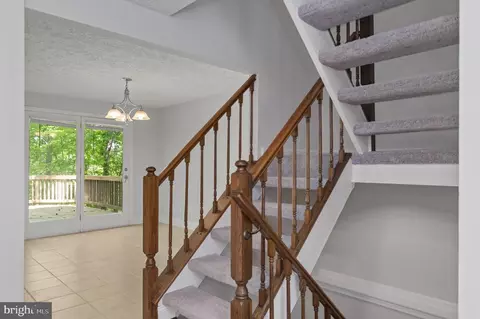 Entry Way - 3650 Wharf Ln, Triangle, VA 22172 photo 2 of 3