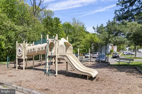 View/Area - 3650 Wharf Ln, Triangle, VA 22172 photo 1 of 1
