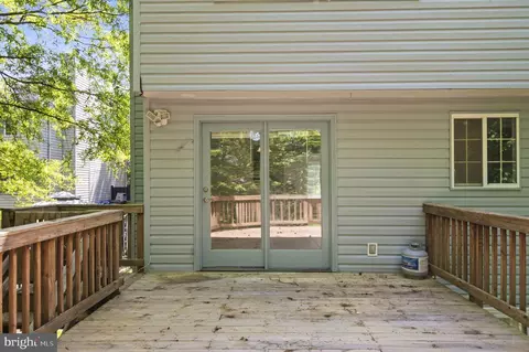 Exterior - 3650 Wharf Ln, Triangle, VA 22172 photo 4 of 5