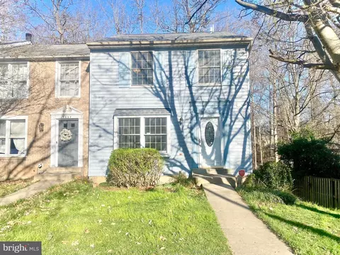 3650 Wharf Ln, Triangle, VA 22172