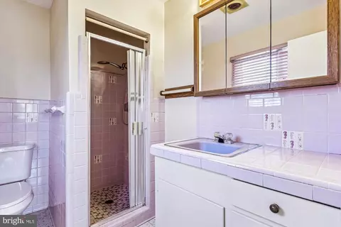 Bath - 8405 Sunset Dr, Manassas, VA 20110 photo 1 of 3