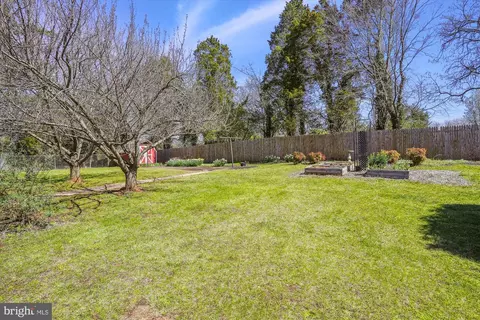 Exterior - 8405 Sunset Dr, Manassas, VA 20110 photo 8 of 16