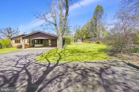 Exterior - 8405 Sunset Dr, Manassas, VA 20110 photo 4 of 16