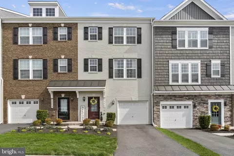 6095 Camerons Ferry Dr, Haymarket, VA 20169