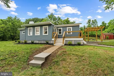 17419 Batestown Rd, Dumfries, VA 22025