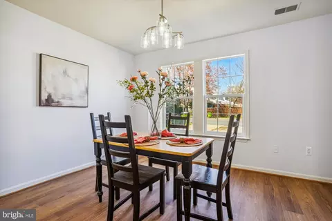 18077 Olde Port Ln, Triangle, VA 22172 photo 2