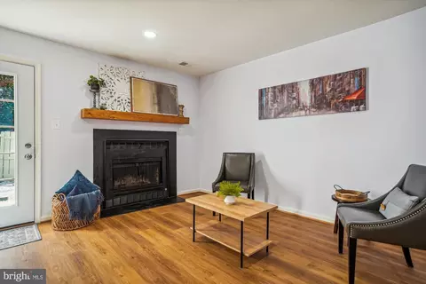 18077 Olde Port Ln, Triangle, VA 22172 photo 11