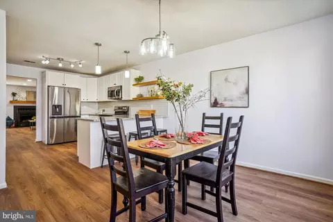 18077 Olde Port Ln, Triangle, VA 22172 photo 3